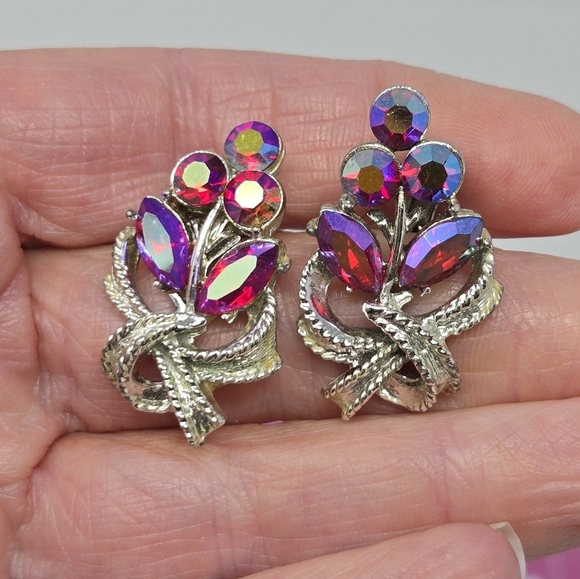 VINTAGE CORO SET OF 4 CLIP ON SCREW BACK EARRINGS PURPLE SILVER WOMEN JEWELRY - Picture 11 of 14